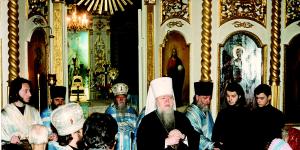 Metropolitan Kirill dari Yekaterinburg dan Verkhoturye: 