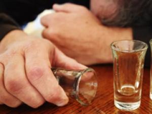 Semne ale dependenței de alcool la femei și bărbați - simptome, etape, tratament și consecințe pentru organism